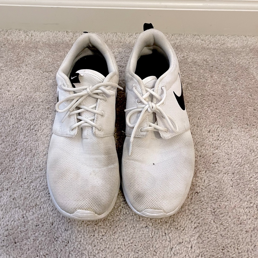 Nike Roche Run Shoes